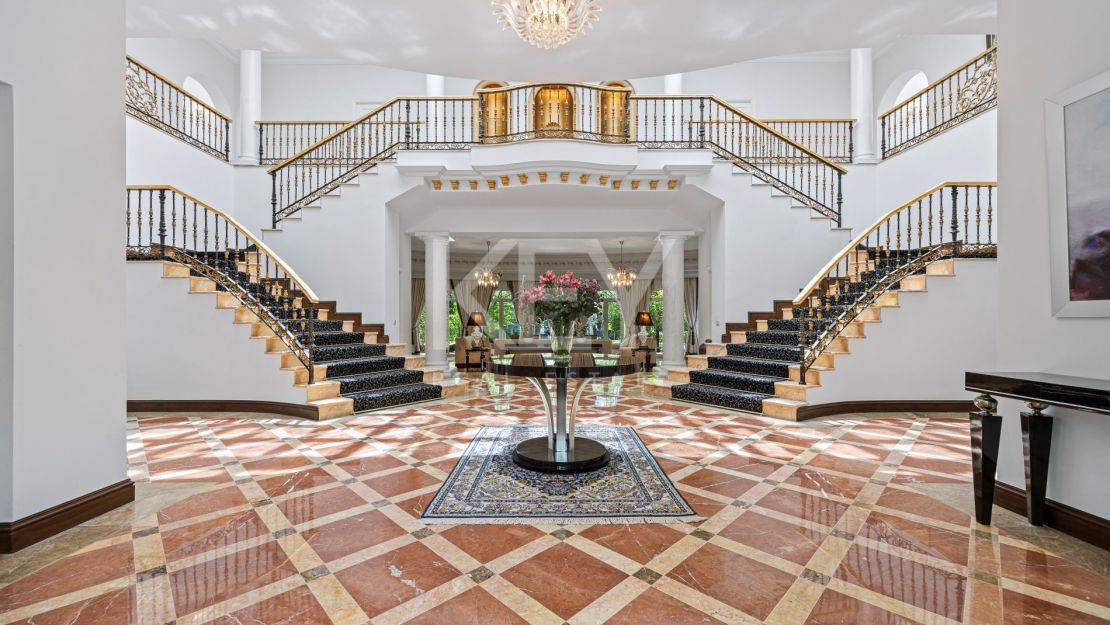 Вневременная неоклассическая вилла в Рочио-де-Нагуэлес, Золотая Миля Марбельи