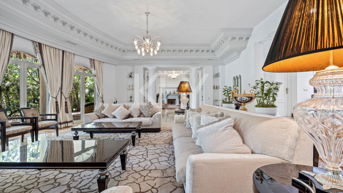 Вневременная неоклассическая вилла в Рочио-де-Нагуэлес, Золотая Миля Марбельи