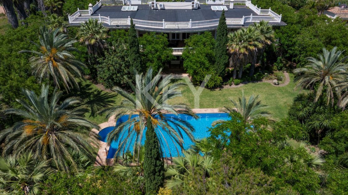 Вневременная неоклассическая вилла в Рочио-де-Нагуэлес, Золотая Миля Марбельи