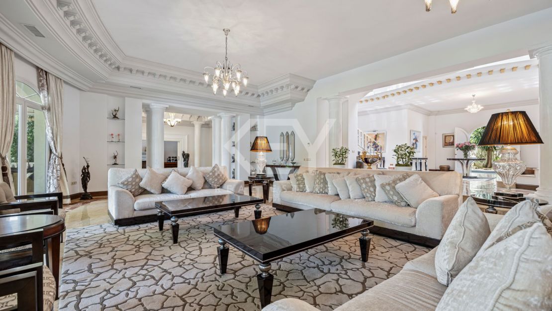 Вневременная неоклассическая вилла в Рочио-де-Нагуэлес, Золотая Миля Марбельи