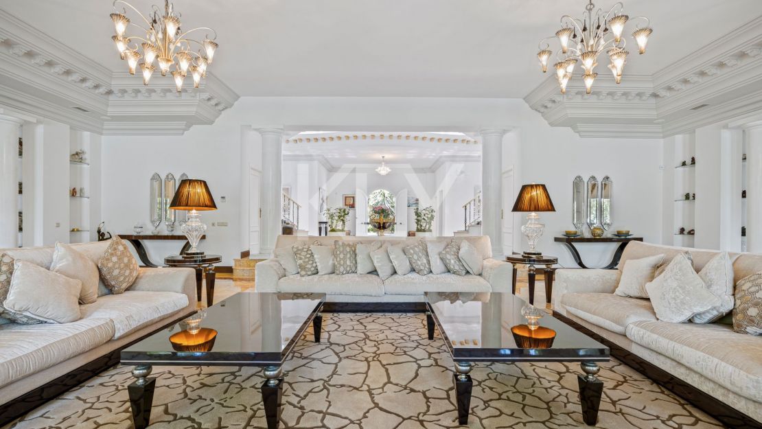 Вневременная неоклассическая вилла в Рочио-де-Нагуэлес, Золотая Миля Марбельи