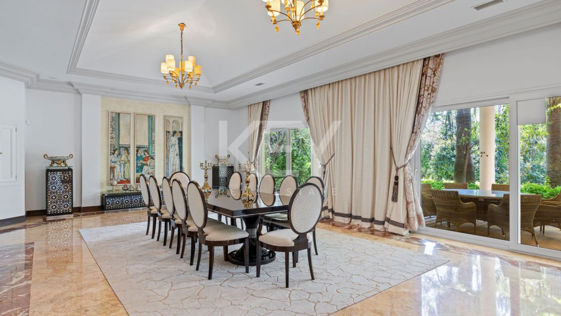 Вневременная неоклассическая вилла в Рочио-де-Нагуэлес, Золотая Миля Марбельи