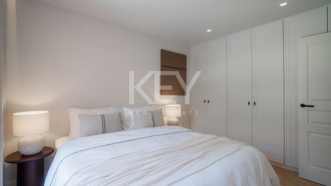 Роскошный двухуровневый пентхаус с бассейном и видом на Ла Конча в Нуэва Андалусия, Марбелья