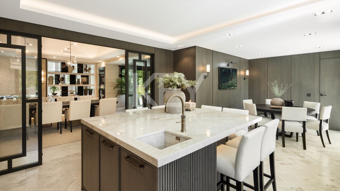 Modern golf-front Villa in the heart of Las Brisas, Nueva Andalucia