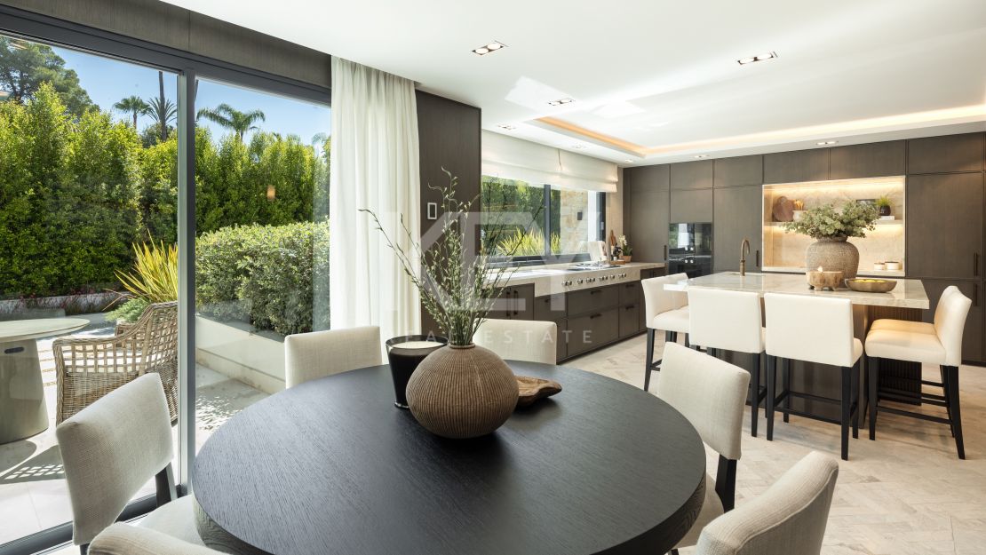 Modern golf-front Villa in the heart of Las Brisas, Nueva Andalucia