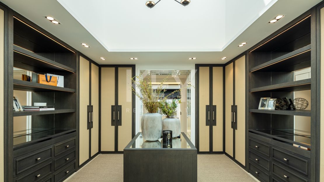 Modern golf-front Villa in the heart of Las Brisas, Nueva Andalucia