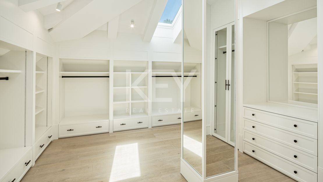 Modern golf-front Villa in the heart of Las Brisas, Nueva Andalucia