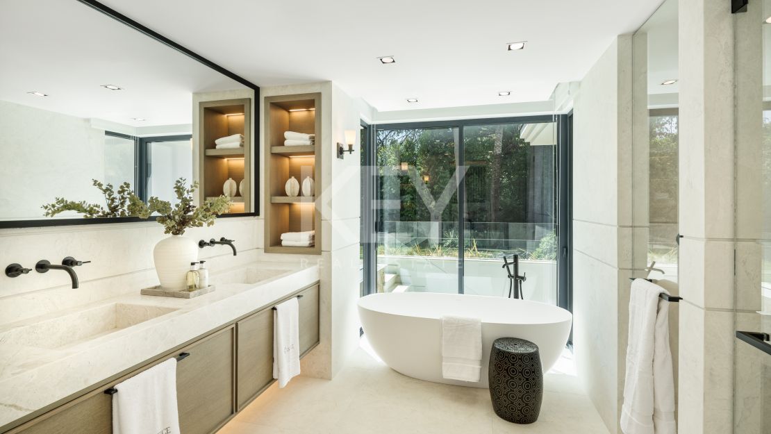 Modern golf-front Villa in the heart of Las Brisas, Nueva Andalucia