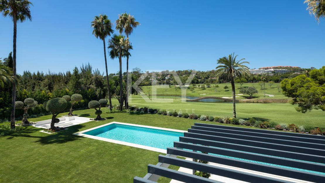 Modern golf-front Villa in the heart of Las Brisas, Nueva Andalucia