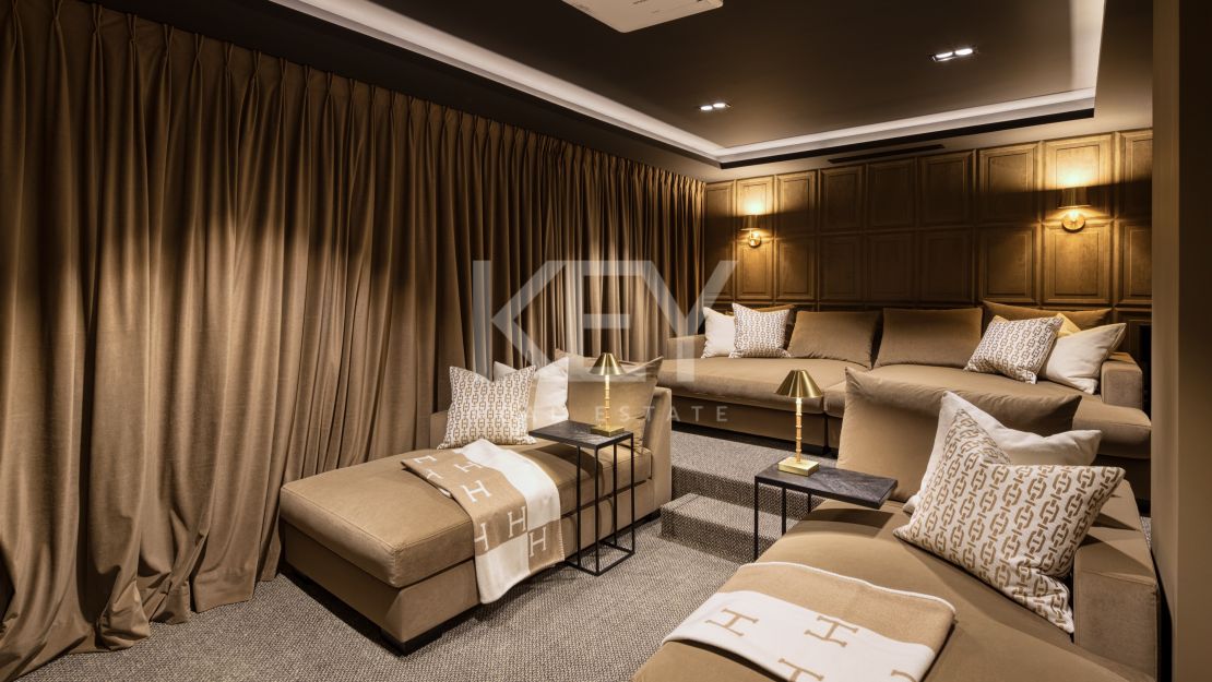 Modern golf-front Villa in the heart of Las Brisas, Nueva Andalucia