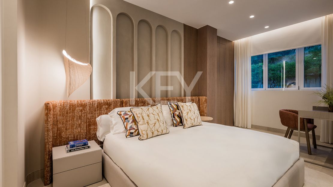 Реновированные апартаменты на первой линии моря с видом на море в Рио Реал Плайя, Восточная Марбелья