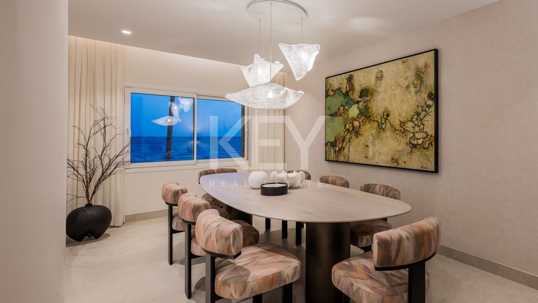 Реновированные апартаменты на первой линии моря с видом на море в Рио Реал Плайя, Восточная Марбелья