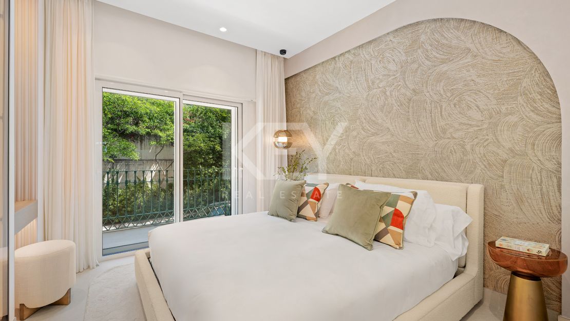 Реновированные апартаменты на первой линии моря с видом на море в Рио Реал Плайя, Восточная Марбелья