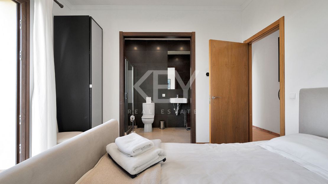 Elegant villa with panoramic views and natural serenity in Monte Mayor, Benahavís