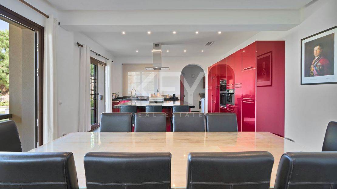 Elegant villa with panoramic views and natural serenity in Monte Mayor, Benahavís