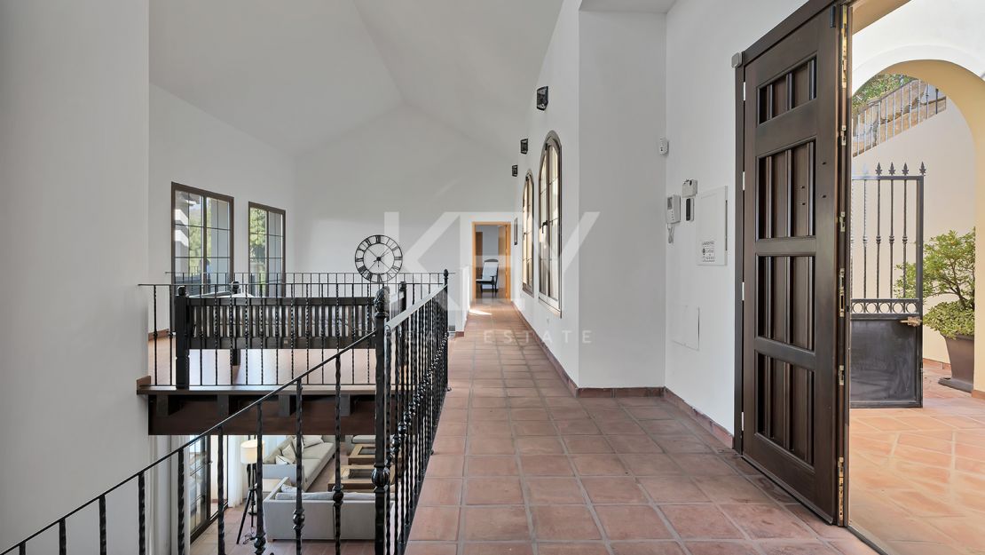 Elegant villa with panoramic views and natural serenity in Monte Mayor, Benahavís