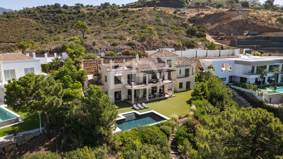 Elegant villa with panoramic views and natural serenity in Monte Mayor, Benahavís