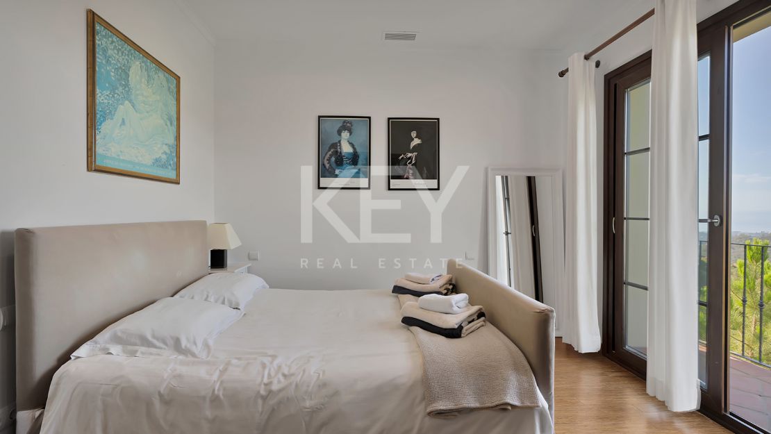 Elegant villa with panoramic views and natural serenity in Monte Mayor, Benahavís