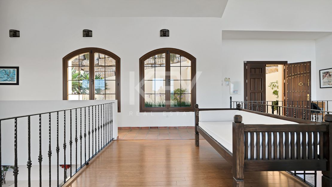 Elegant villa with panoramic views and natural serenity in Monte Mayor, Benahavís