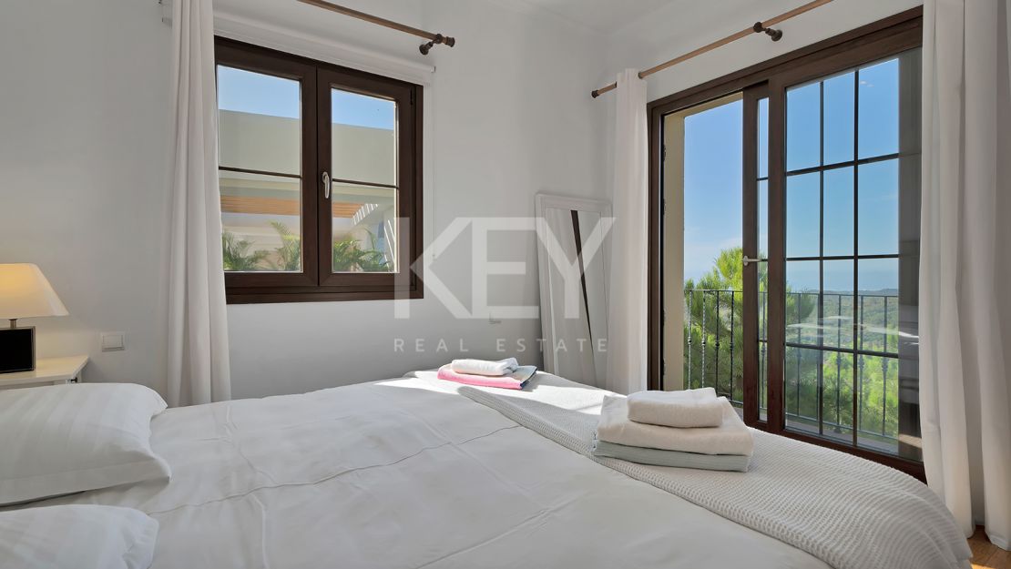 Elegant villa with panoramic views and natural serenity in Monte Mayor, Benahavís