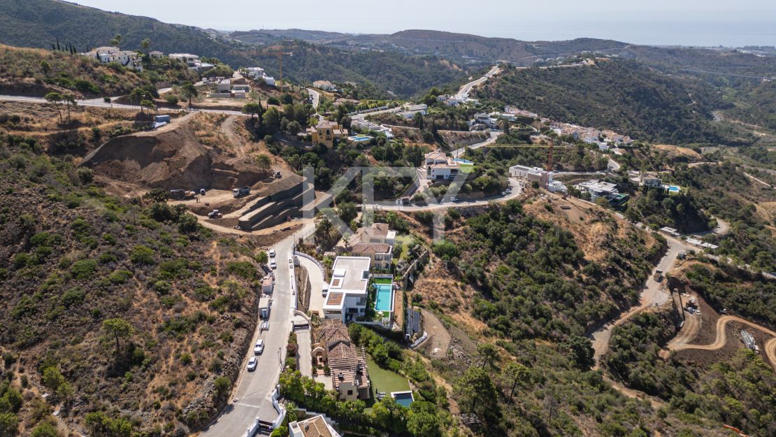 Elegant villa with panoramic views and natural serenity in Monte Mayor, Benahavís