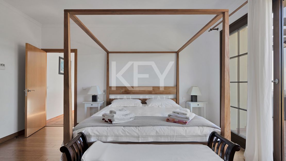 Elegant villa with panoramic views and natural serenity in Monte Mayor, Benahavís