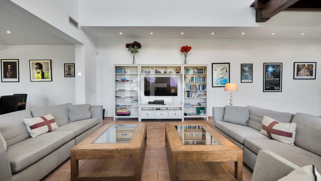 Elegant villa with panoramic views and natural serenity in Monte Mayor, Benahavís