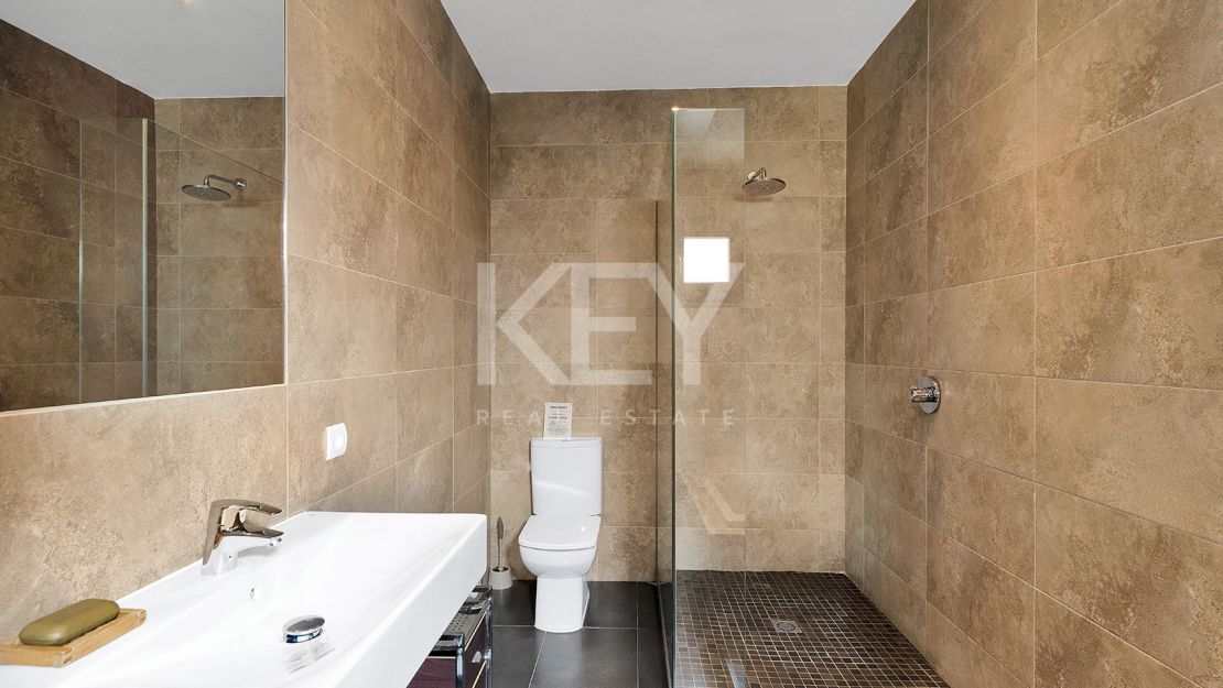 Elegant villa with panoramic views and natural serenity in Monte Mayor, Benahavís