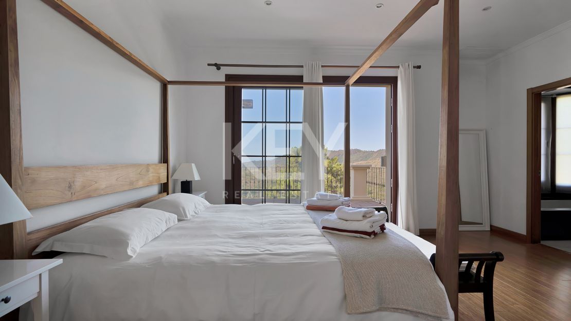 Elegant villa with panoramic views and natural serenity in Monte Mayor, Benahavís