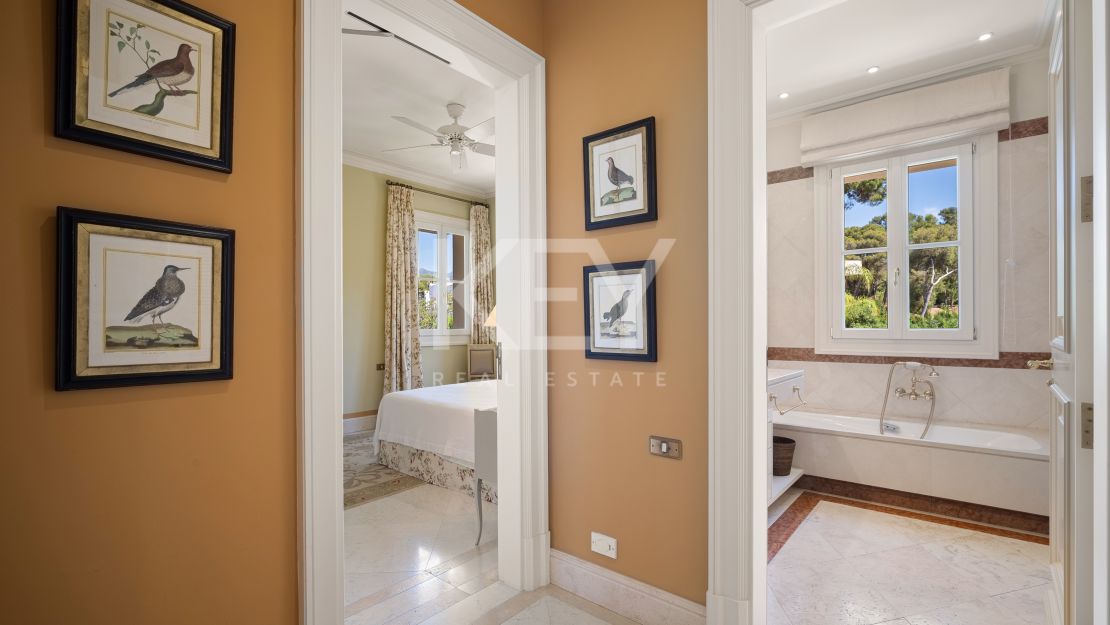 Elegant seafront residence with timeless appeal in Marbella East