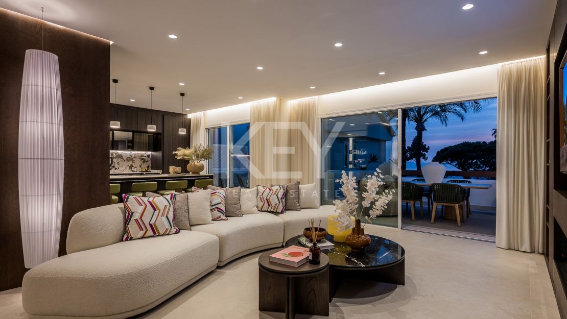 Отремонтированные апартаменты с видом на море на первой линии пляжа в Лос-Монтерос-Палм-Бич