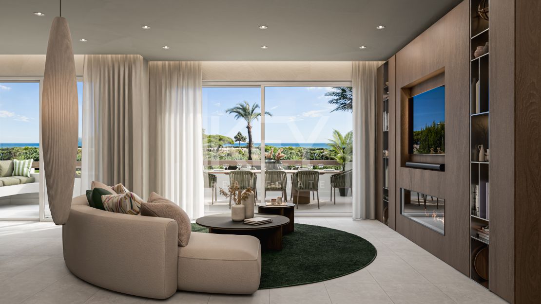Renovated apartment with sea views in a frontline beach community in Los Monteros Palm Beach, Marbella East