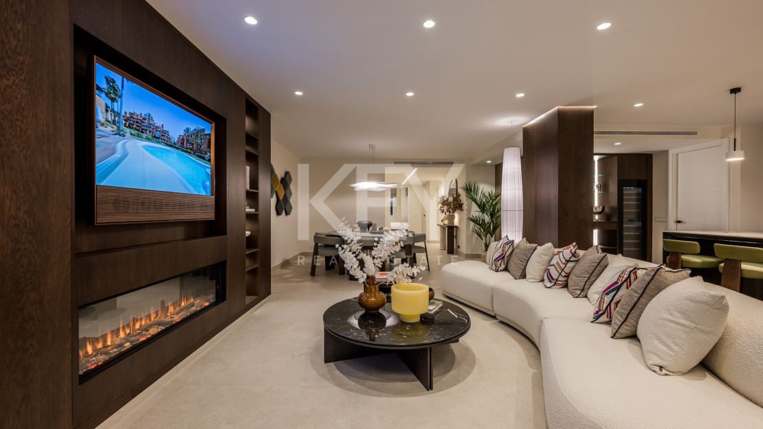 Отремонтированные апартаменты с видом на море на первой линии пляжа в Лос-Монтерос-Палм-Бич