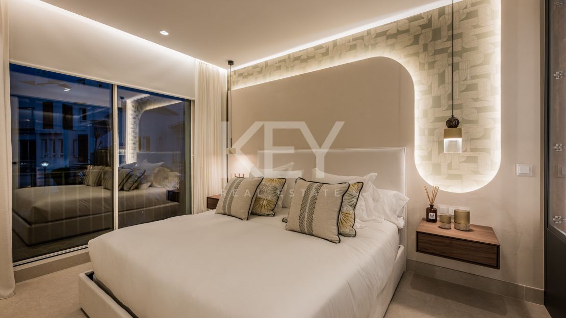 Отремонтированные апартаменты с видом на море на первой линии пляжа в Лос-Монтерос-Палм-Бич