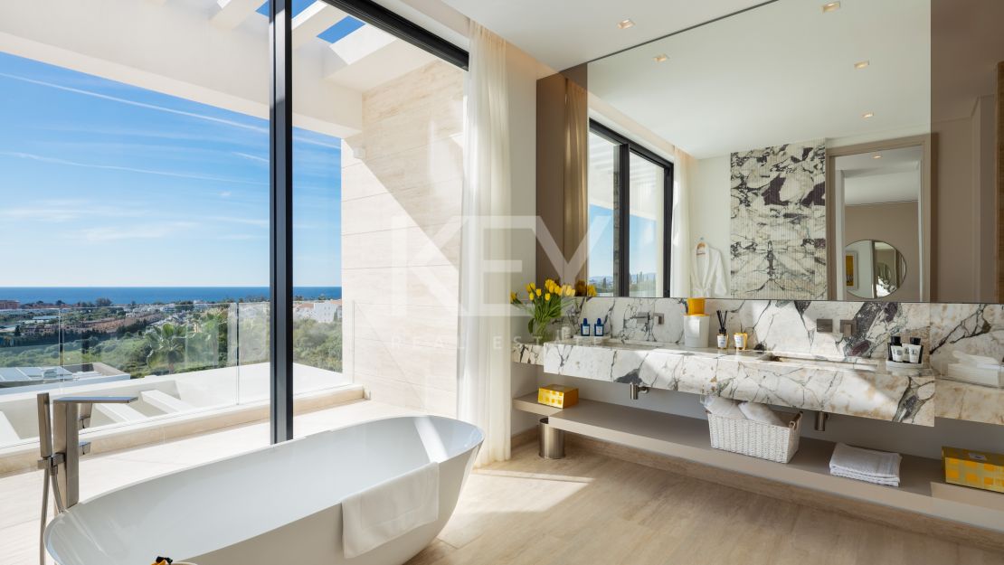 Архитектурный шедевр: вилла с СПА и видом на море в Лос Фламингос, Бенахавис