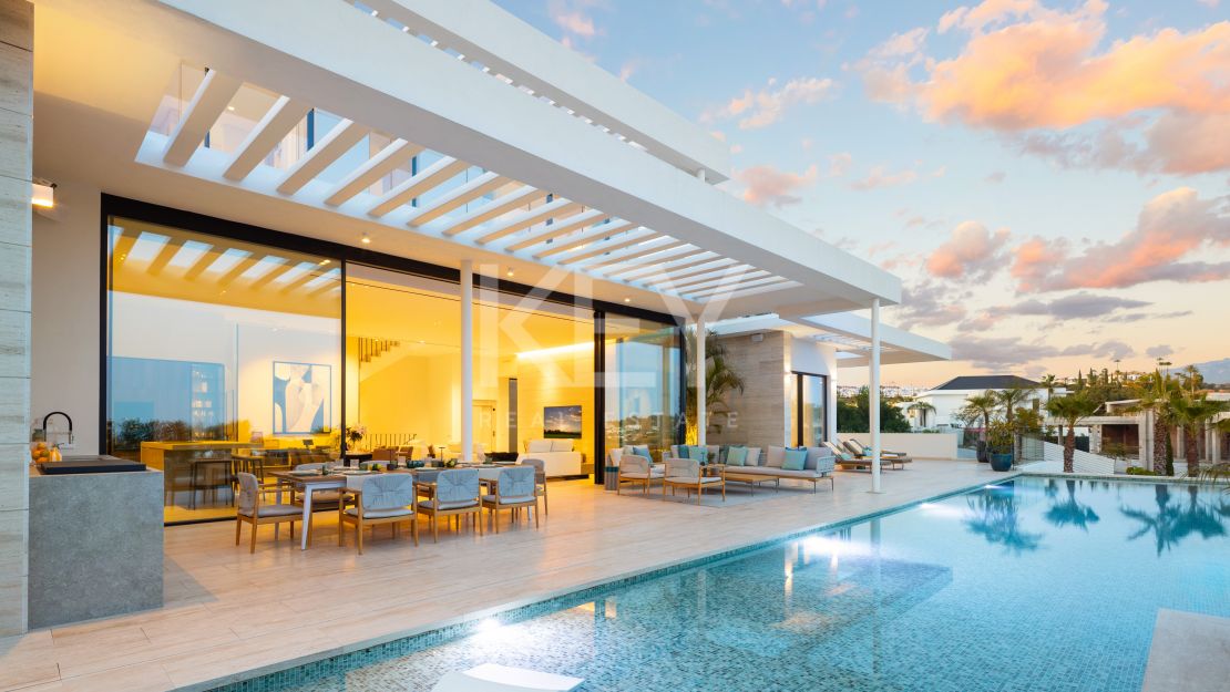 Архитектурный шедевр: вилла с СПА и видом на море в Лос Фламингос, Бенахавис