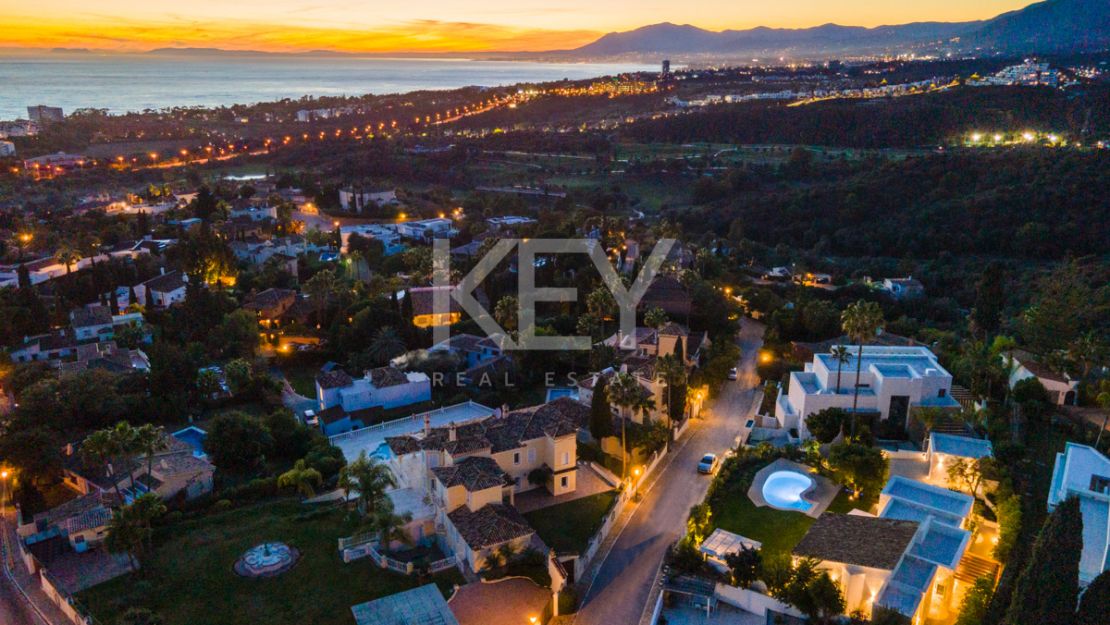 Renovated one-level retreat with tropical garden in El Rosario, Marbella East