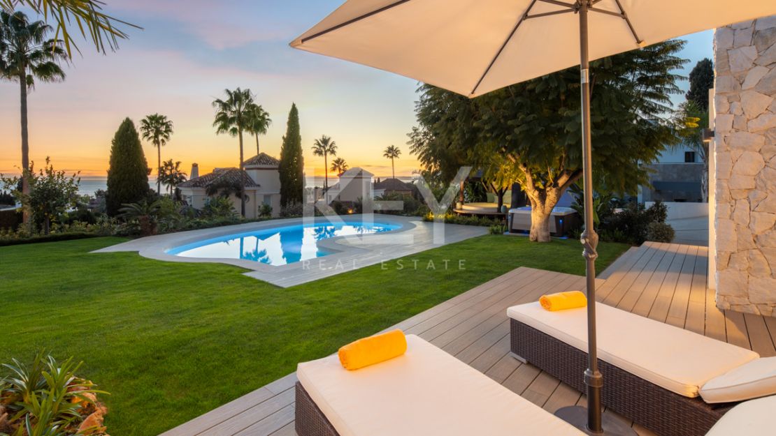 Renovated one-level retreat with tropical garden in El Rosario, Marbella East