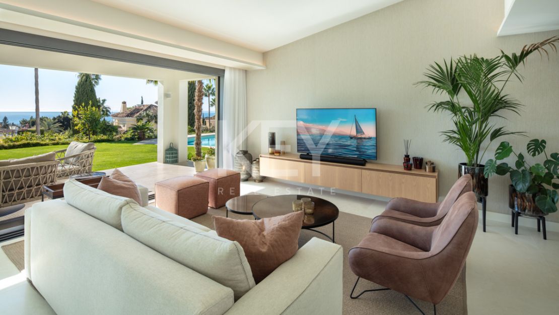 Renovated one-level retreat with tropical garden in El Rosario, Marbella East