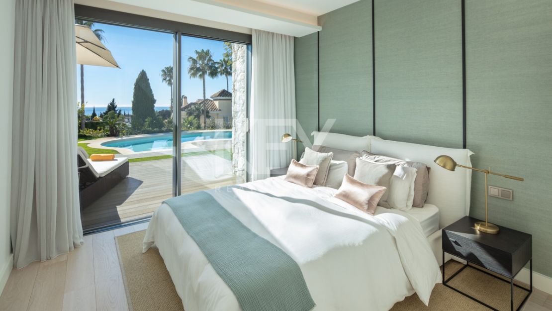 Renovated one-level retreat with tropical garden in El Rosario, Marbella East