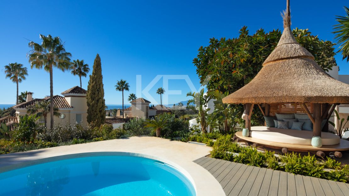 Renovated one-level retreat with tropical garden in El Rosario, Marbella East