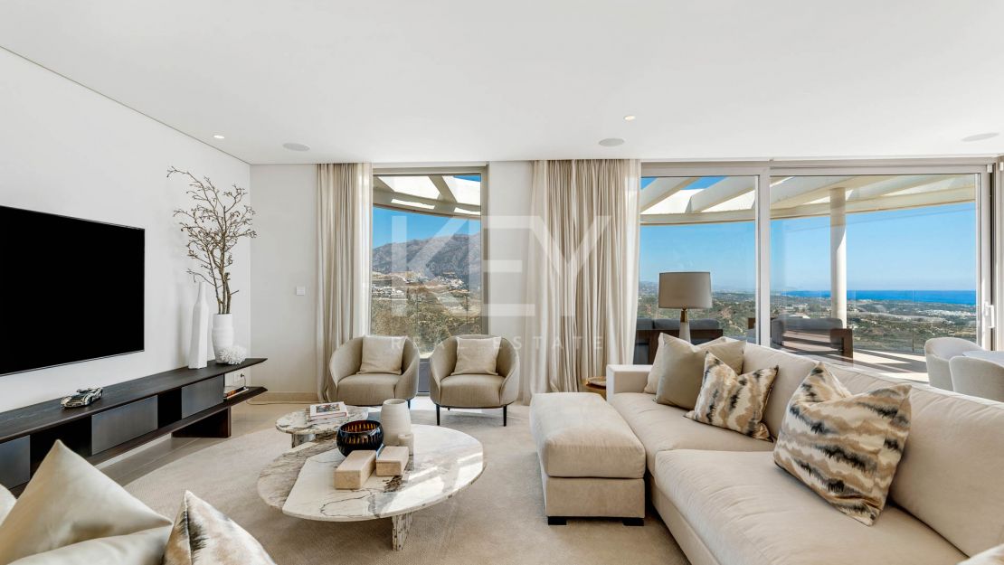 Панорамный пентхаус с частным бассейном и солярием в Ла Кинта, Бенахавис