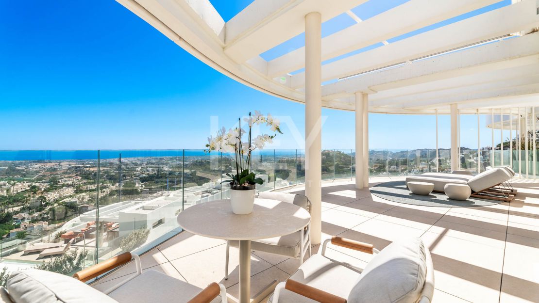 Panoramic Penthouse with private pool and solarium in La Quinta, Benahavís