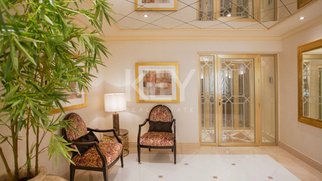 Frontline Penthouse with panoramic sea views in Kempinski Resort, Estepona