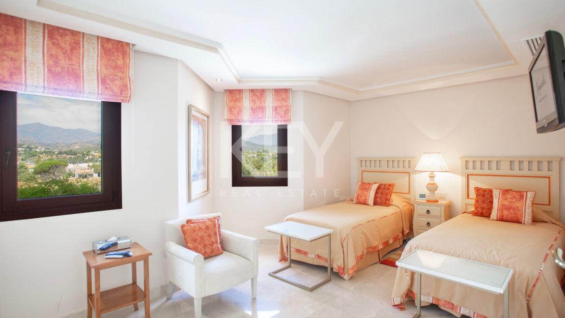 Frontline Penthouse with panoramic sea views in Kempinski Resort, Estepona