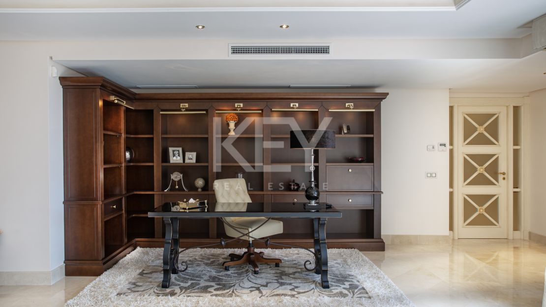 Frontline Penthouse with panoramic sea views in Kempinski Resort, Estepona