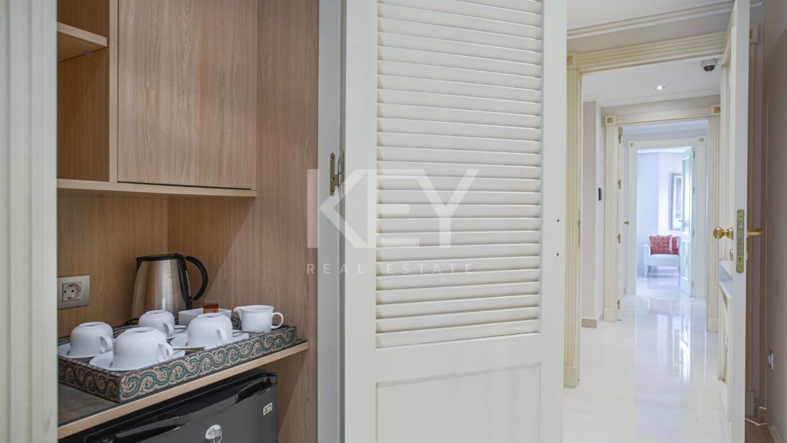 Frontline Penthouse with panoramic sea views in Kempinski Resort, Estepona