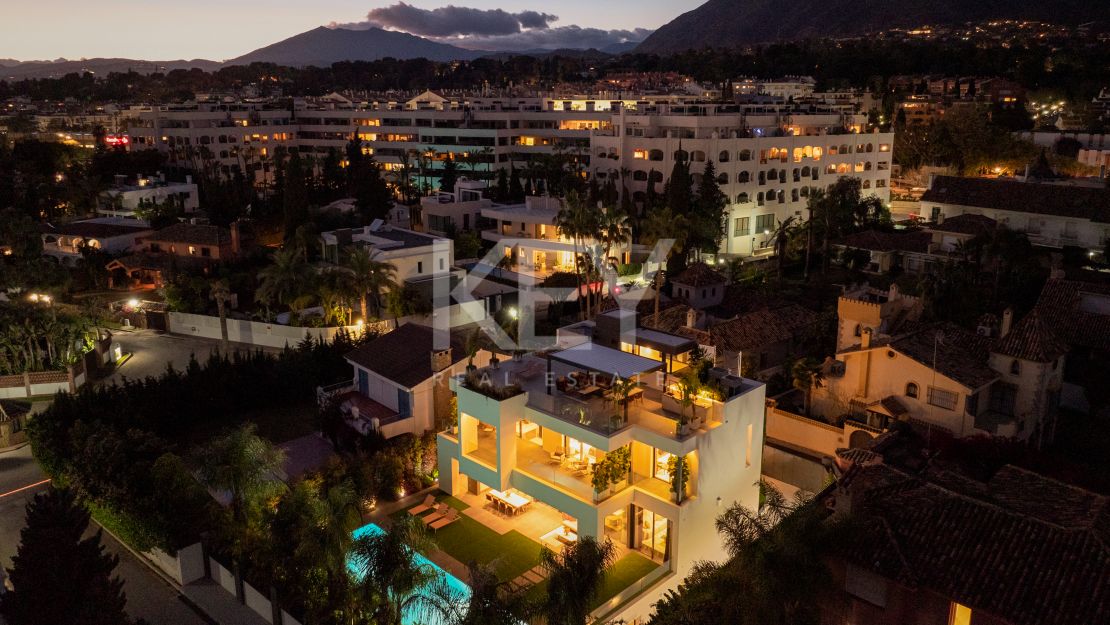 Современная вилла-шедевр у моря в Касабланке, Золотая Миля Марбельи