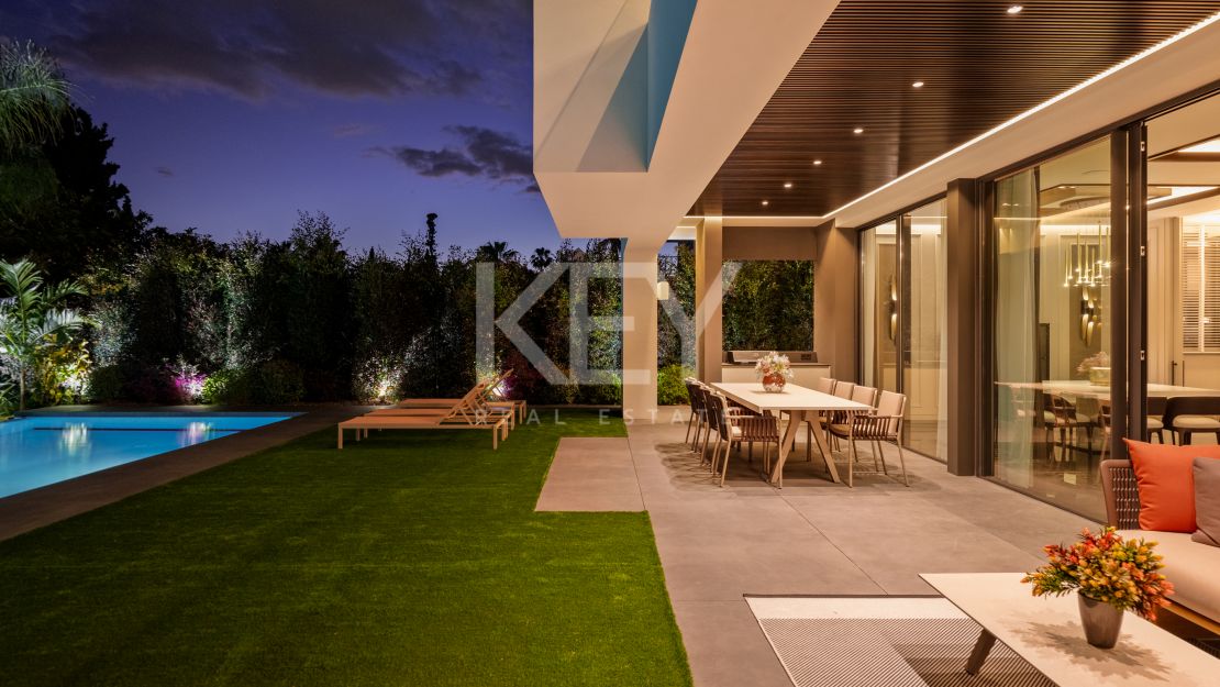 Современная вилла-шедевр у моря в Касабланке, Золотая Миля Марбельи