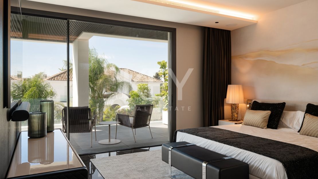 Современная вилла-шедевр у моря в Касабланке, Золотая Миля Марбельи